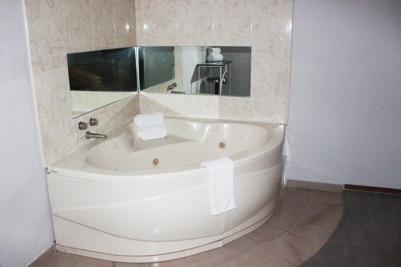 Cobo'S Auto Motel Tlaltenago Tlaltenango de Sanchez Roman Zewnętrze zdjęcie